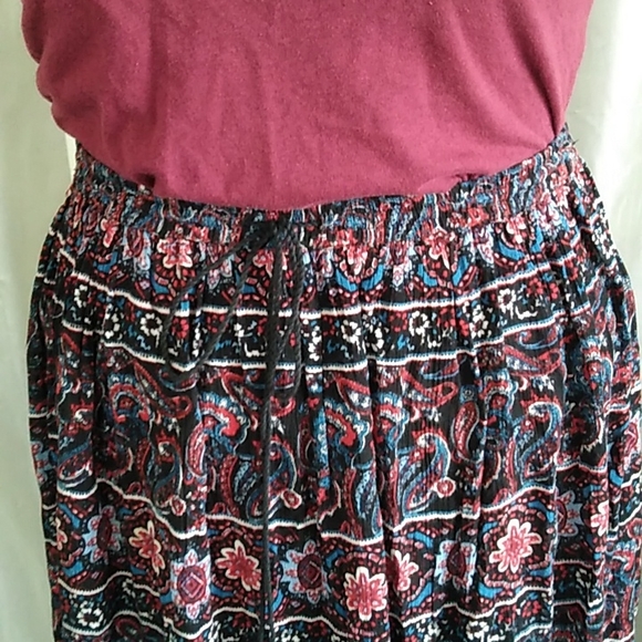 Maxi skirt 39" long elastic waisted - Picture 5 of 9